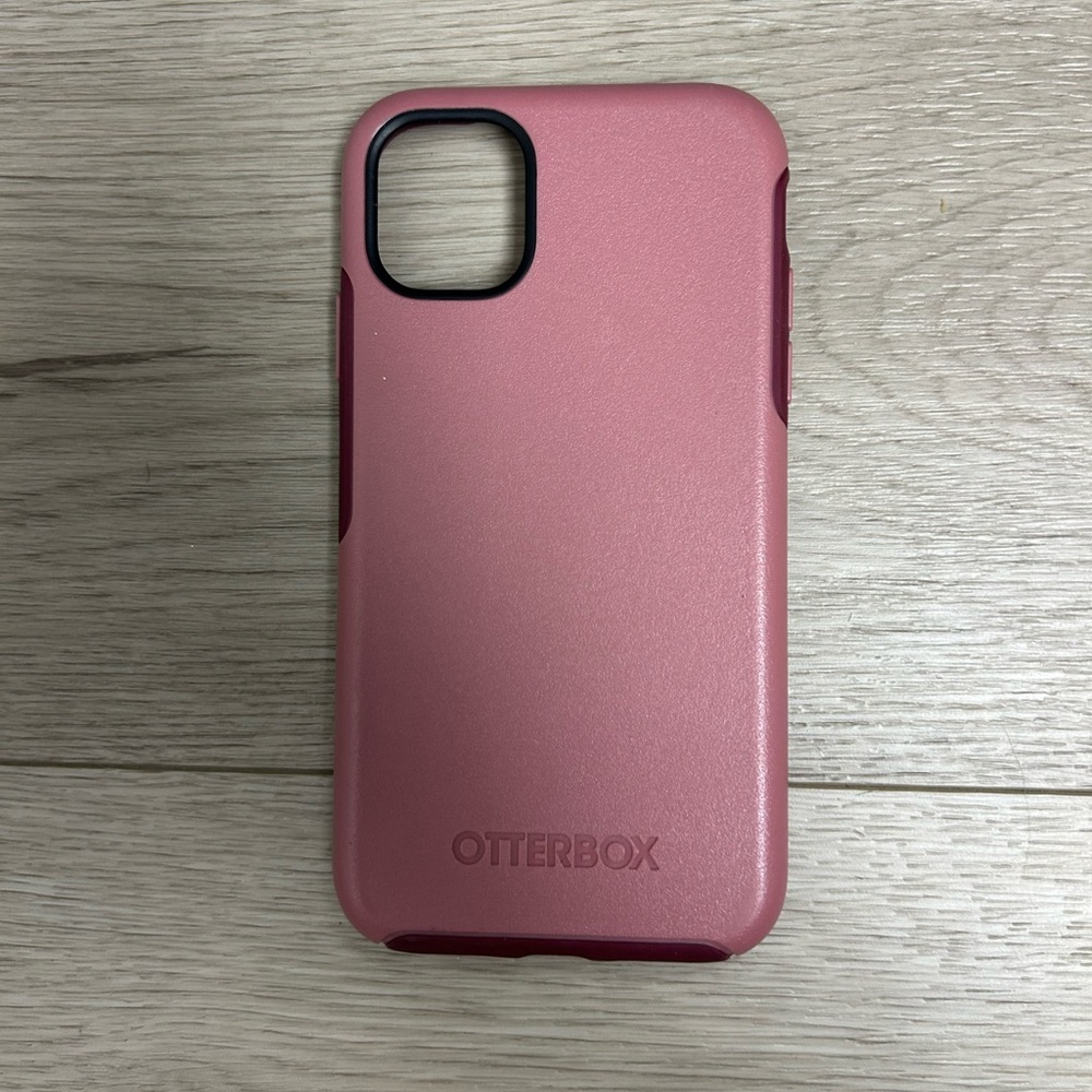 Otterbox Symmetry Series‎ Beguiled Rose iPhone 11 Case